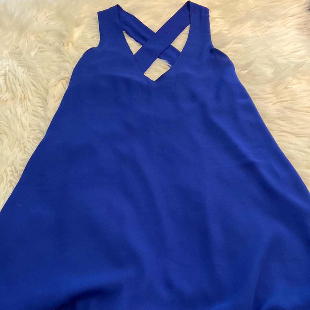 Lulus Dress 👗 beautiful for hot days size XS long 33” and bust 30/32” blue